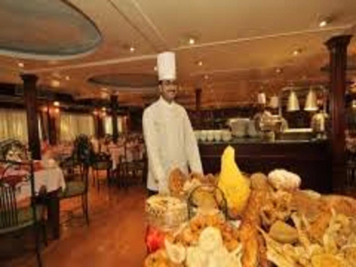 Luxor Luxury Nile Cruises - From Luxor 04 Nights - From Aswan 03 Nights Hotel ภายนอก รูปภาพ