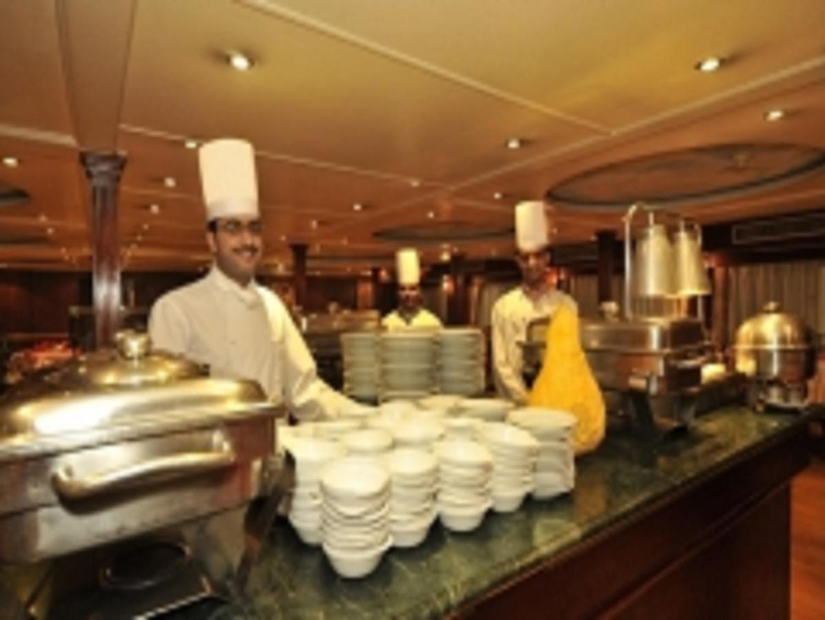 Luxor Luxury Nile Cruises - From Luxor 04 Nights - From Aswan 03 Nights Hotel ภายนอก รูปภาพ