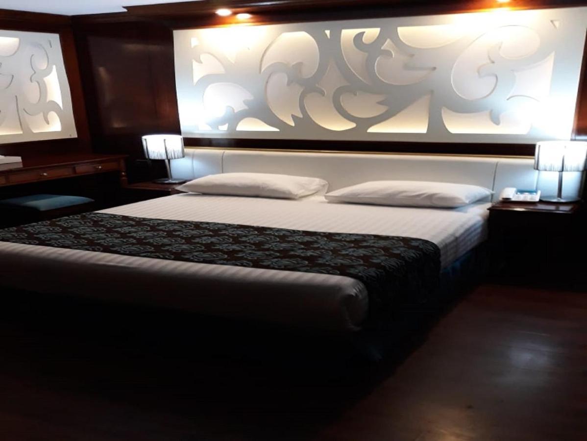 Luxor Luxury Nile Cruises - From Luxor 04 Nights - From Aswan 03 Nights Hotel ภายนอก รูปภาพ