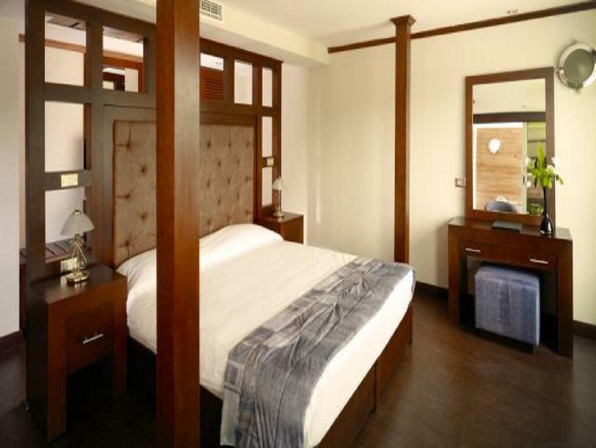 Luxor Luxury Nile Cruises - From Luxor 04 Nights - From Aswan 03 Nights Hotel ภายนอก รูปภาพ